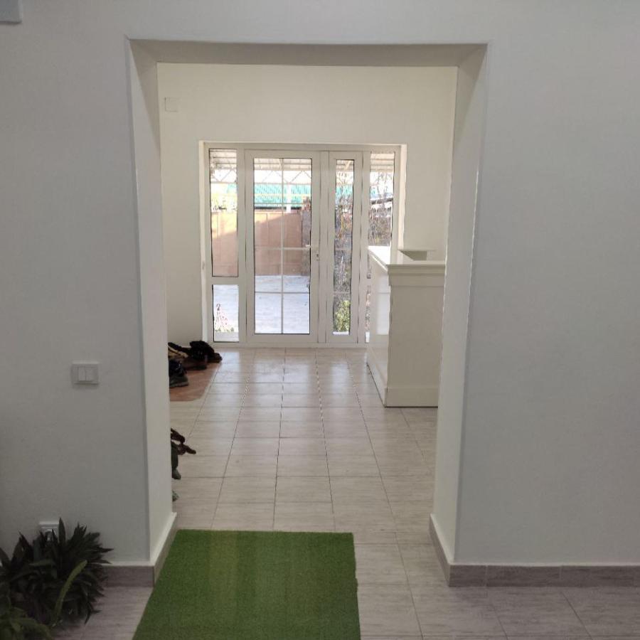 Abs Guest House Ош Екстер'єр фото