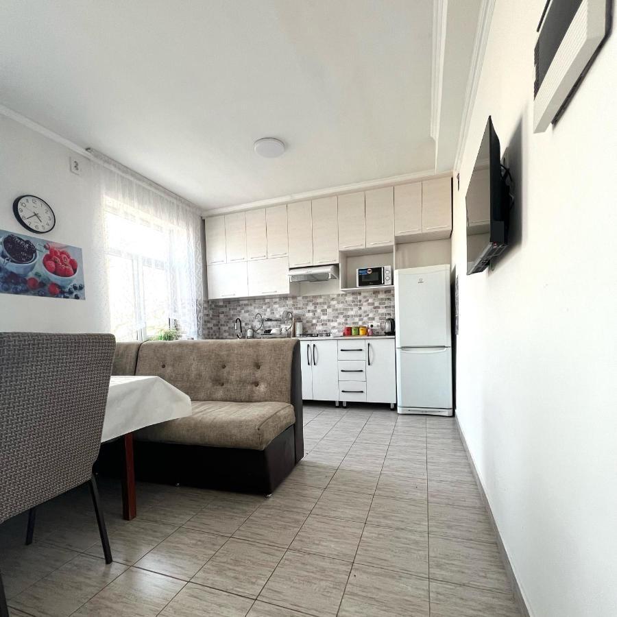 Abs Guest House Ош Екстер'єр фото