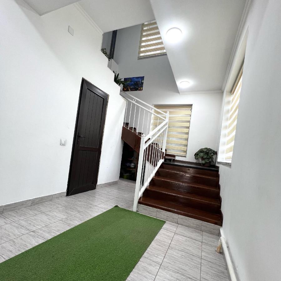 Abs Guest House Ош Екстер'єр фото