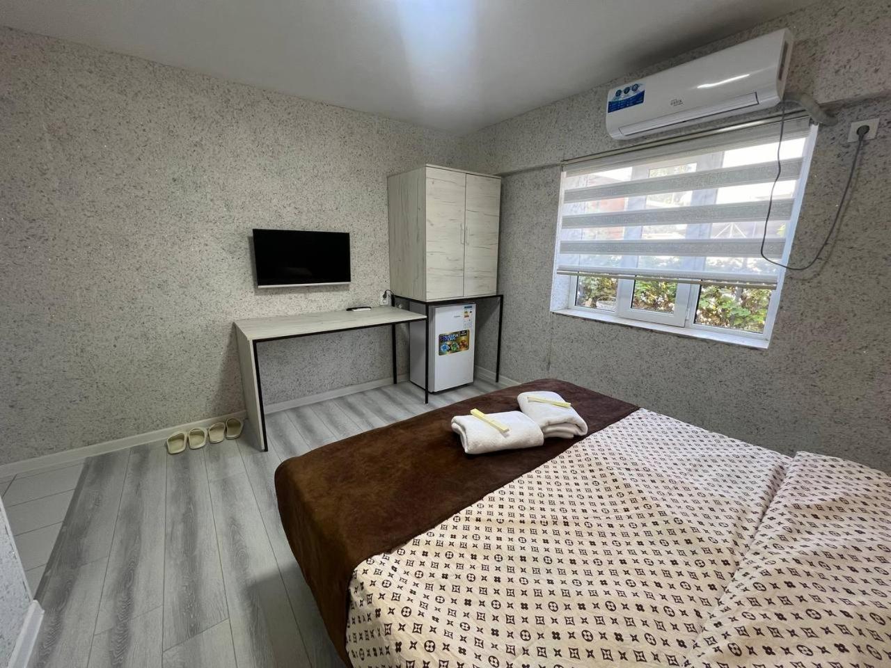 Abs Guest House Ош Екстер'єр фото