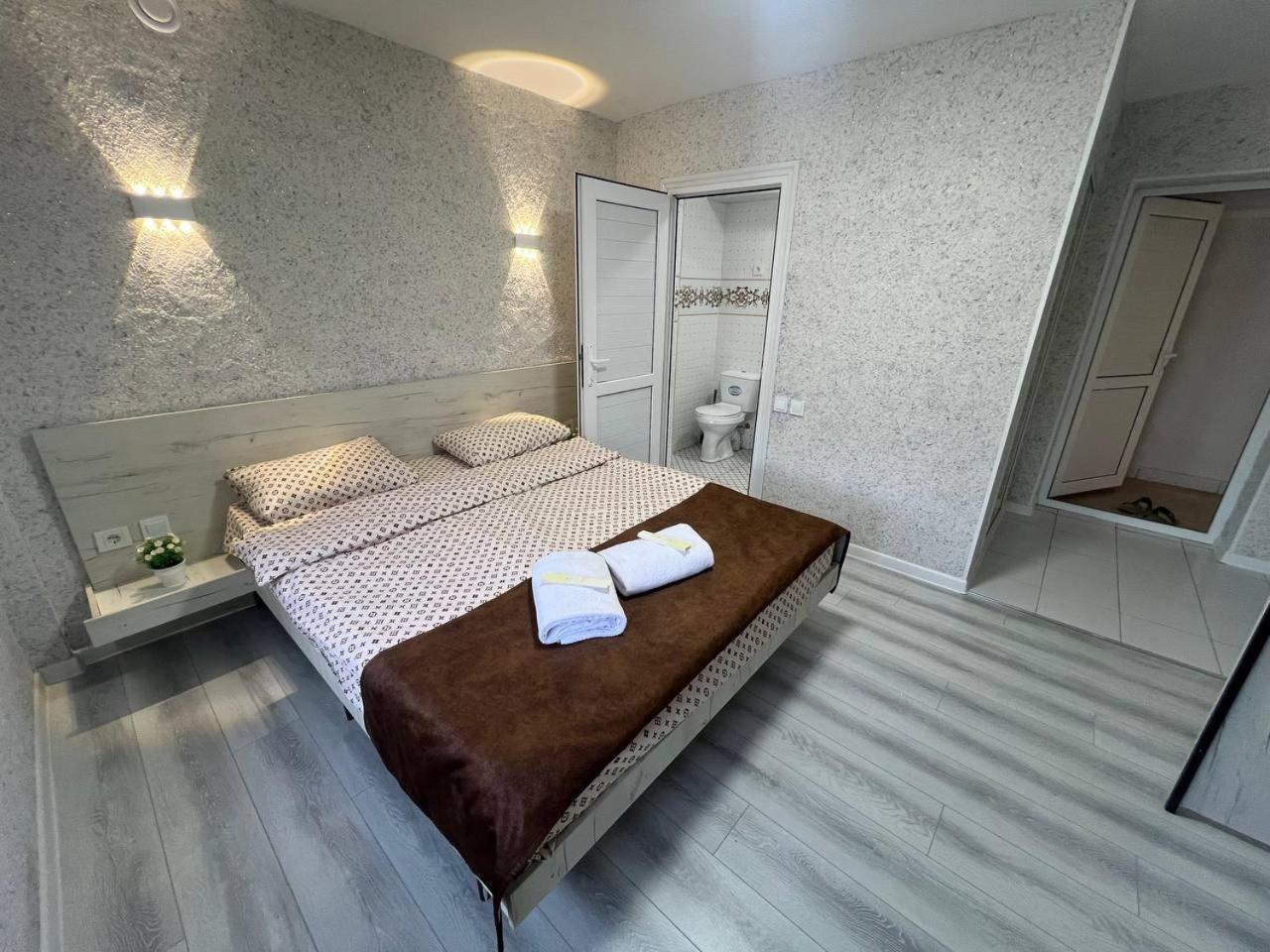 Abs Guest House Ош Екстер'єр фото